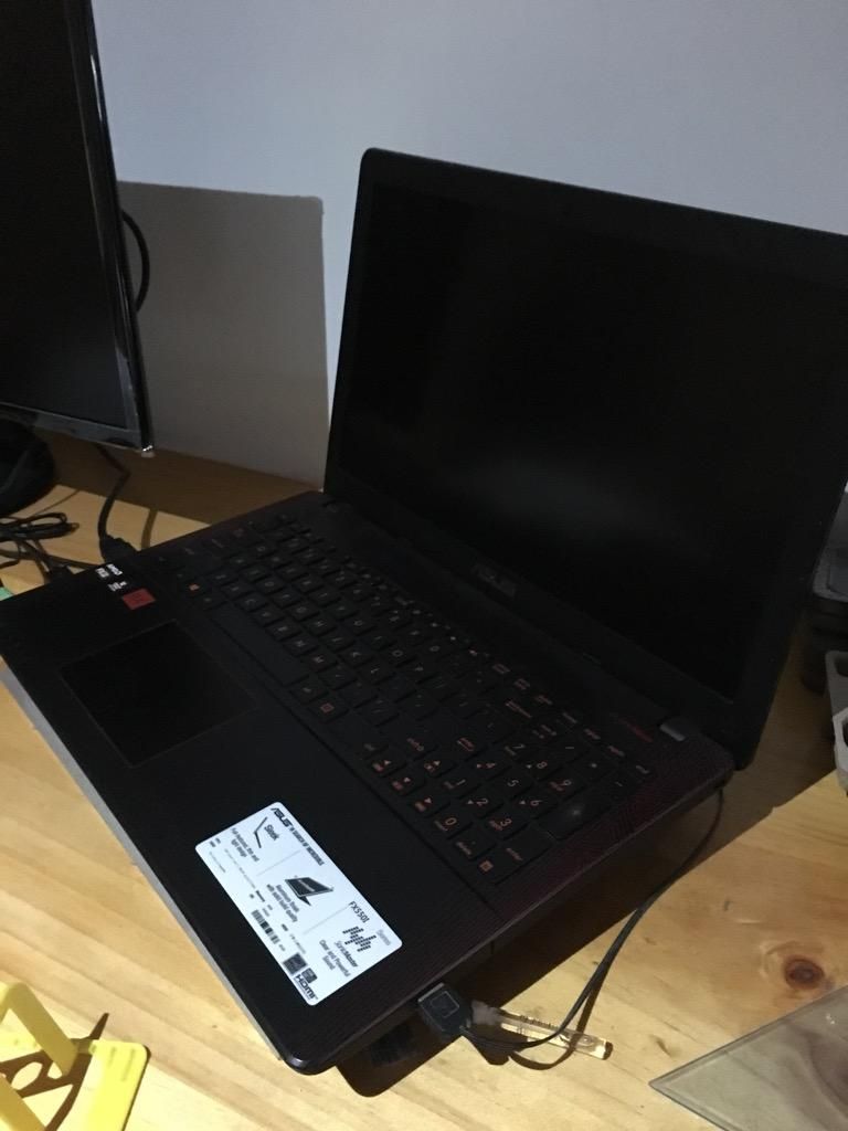 Asus Fx550Iu Wsfx 15.6"