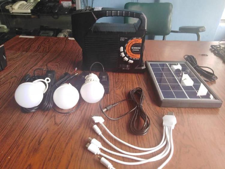 SISTEMA DE ILUMINACIÓN GRATIS CON 3 FOCOS LED Y RADIO
