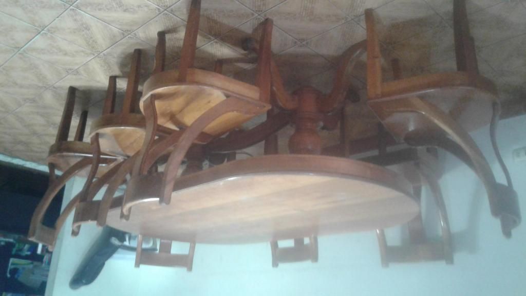 remato mesa de segunda de madera cedro con 7 sillas a 