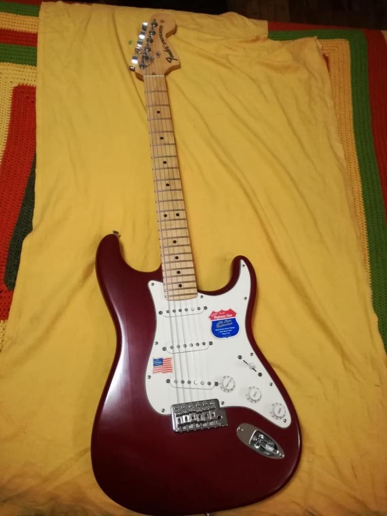 Guitarra Fender Stratocaster Americana