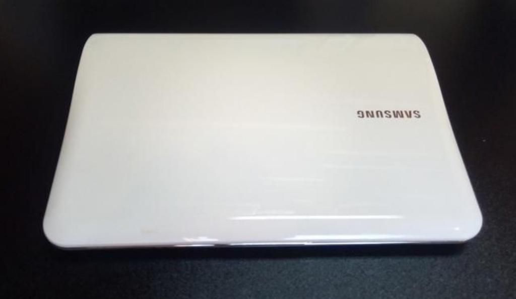 Mini Laptop Samsung de 11 Pulgadas