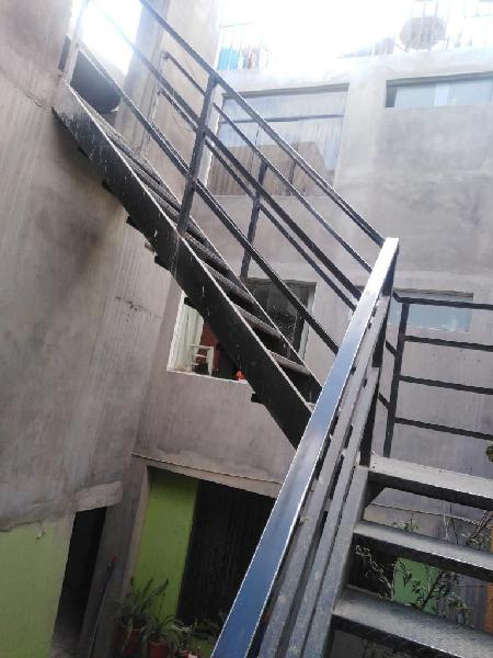 Vendo Escalera de Metal Pará Casa