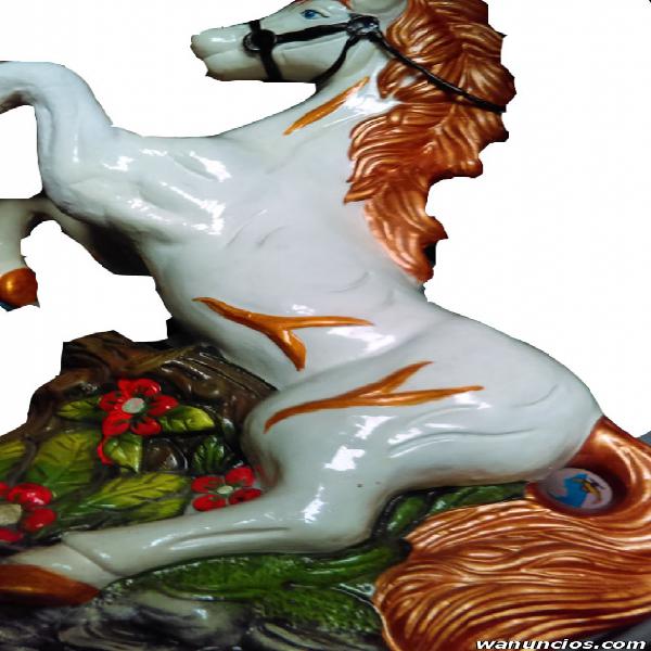 caballo de porcelan adorno