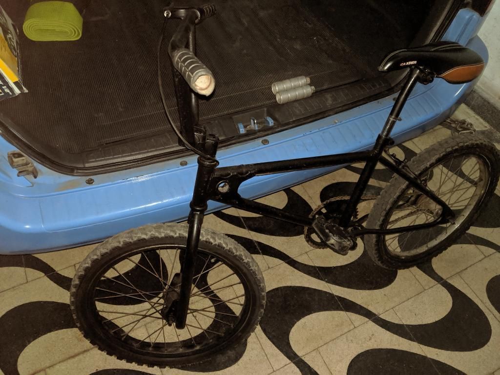 Bicicleta Bmx Negra Pegs