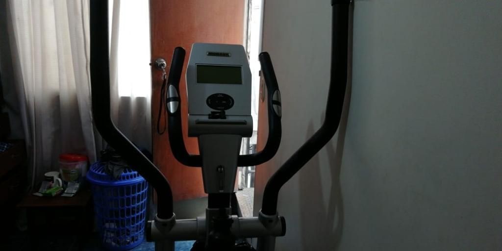 Caminadora Elíptica Monark