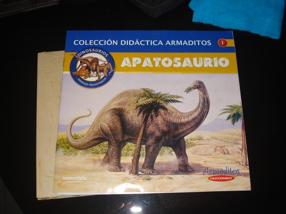 Colección El Comercio Apatosaurio Los Olivos