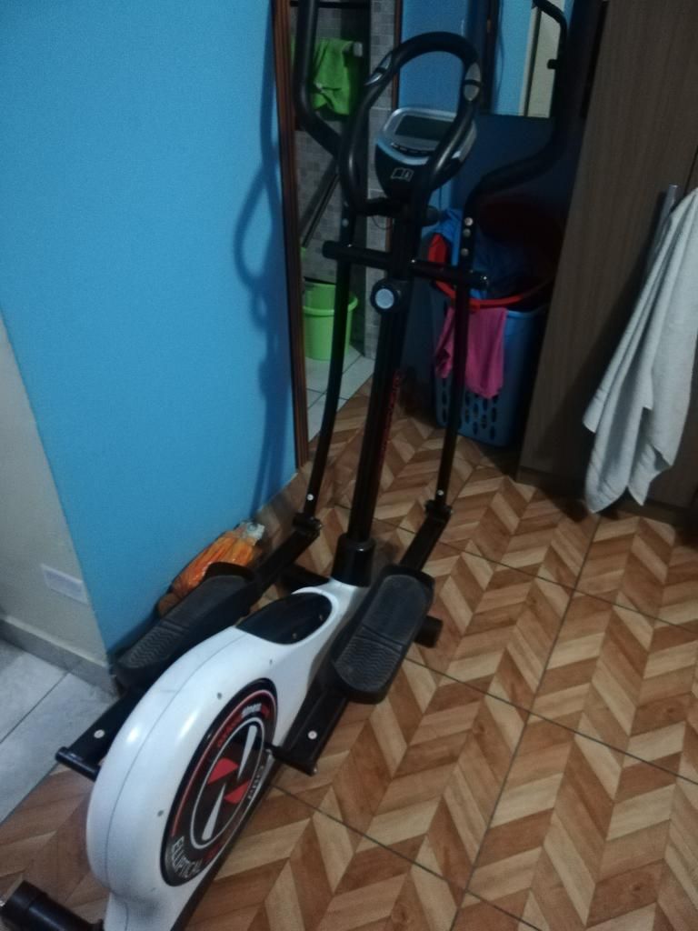 Maquina de Ejercicios Poco Uso