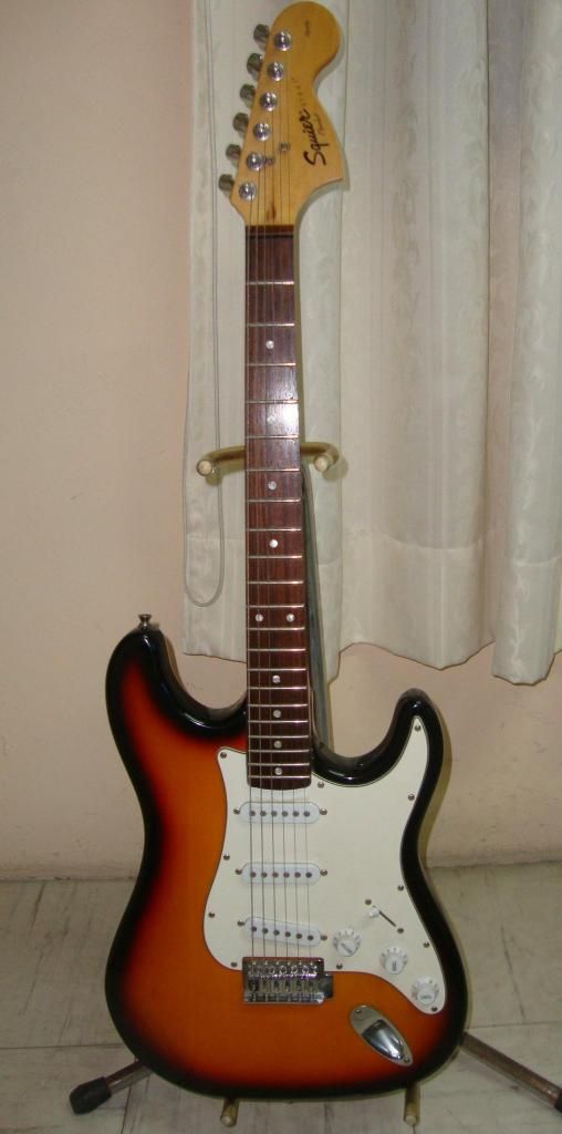 SQUIER BY FENDER AFFINITY 349 SOLES INFORMES 