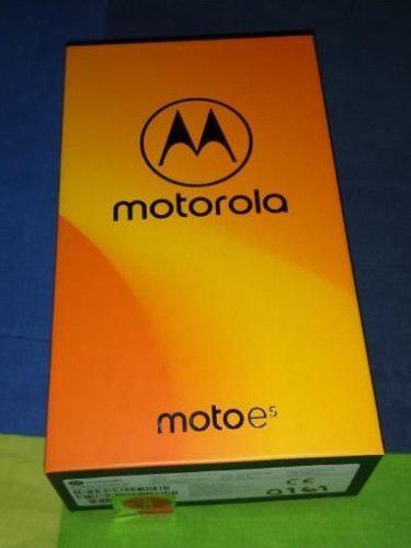 Celular Motorola E5