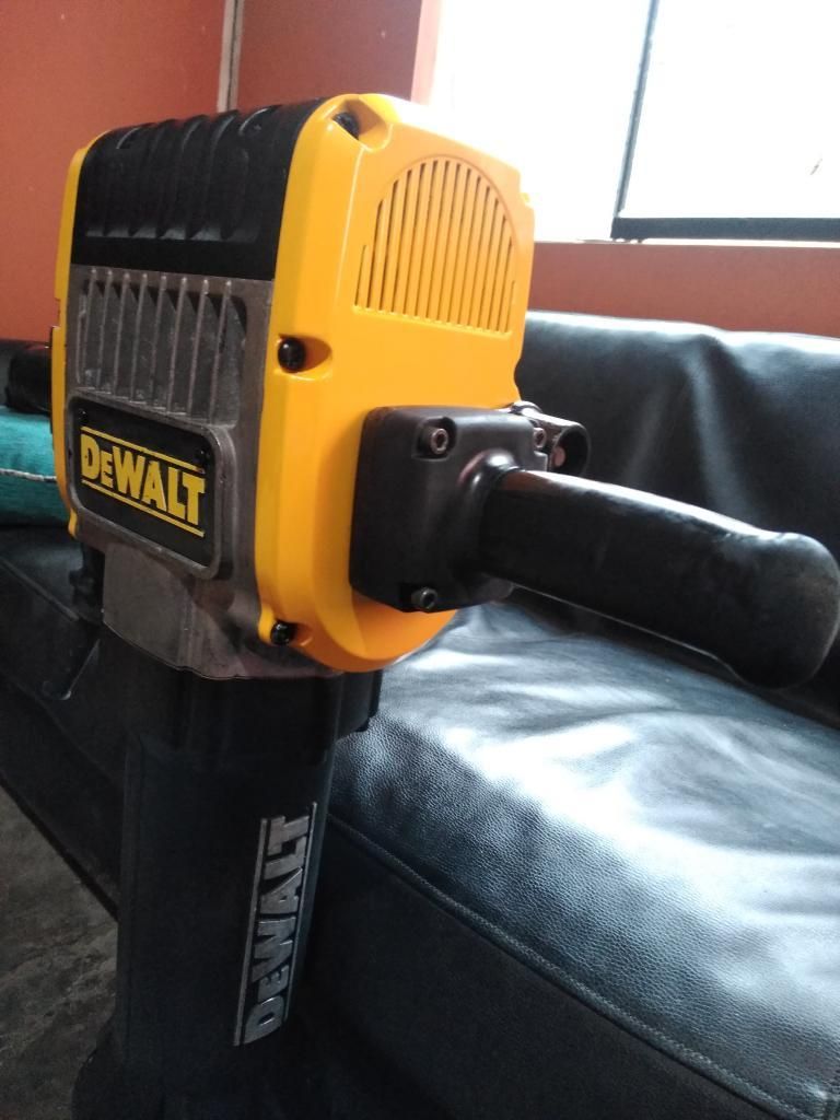 Martillo Demoledor Dewalt