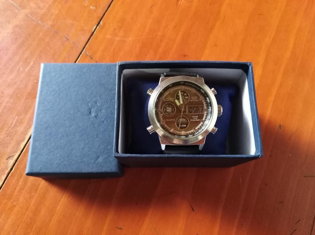 Vendo Reloj Poco Uso