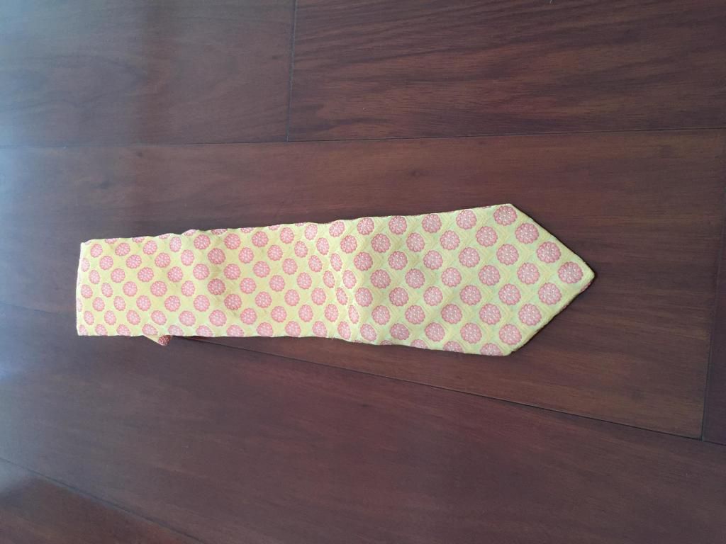 Corbata auténtica IKE BEHAR usada como nueva