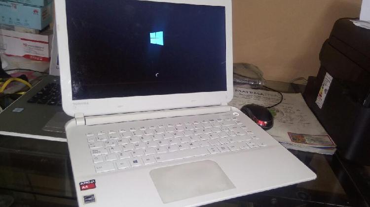 Laptop Amd. A4 Toshiba