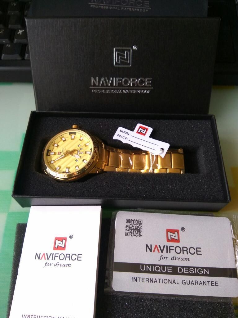 Reloj Naviforce Dorado