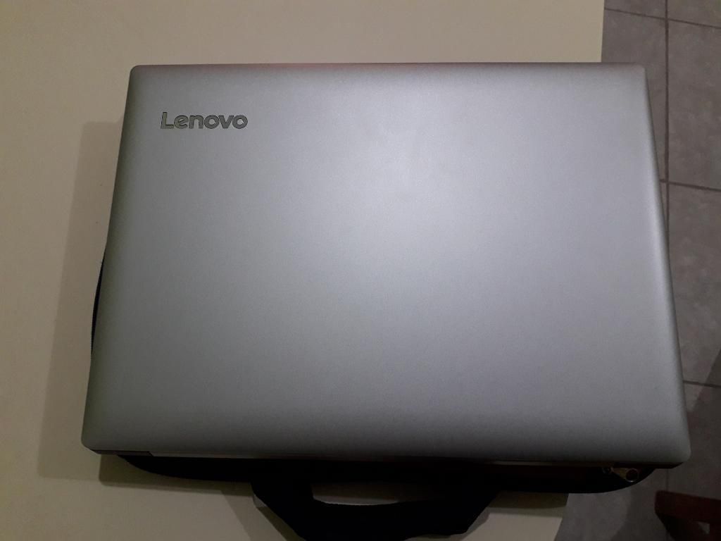 Vendo Laptop Lenovo Semi Nueva