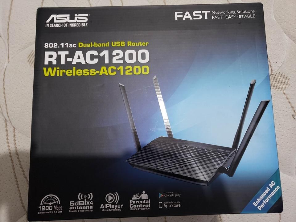 Router Asus RT-AC Dual Band caja y accesorios -