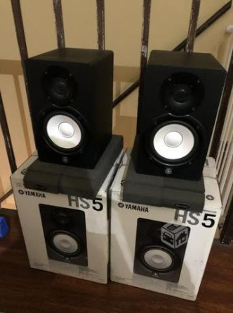 Monitores Yamaha Hs5