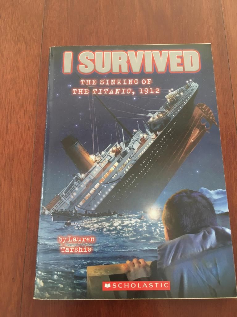 Libro en ingles I survived The sinking of the Titanic de