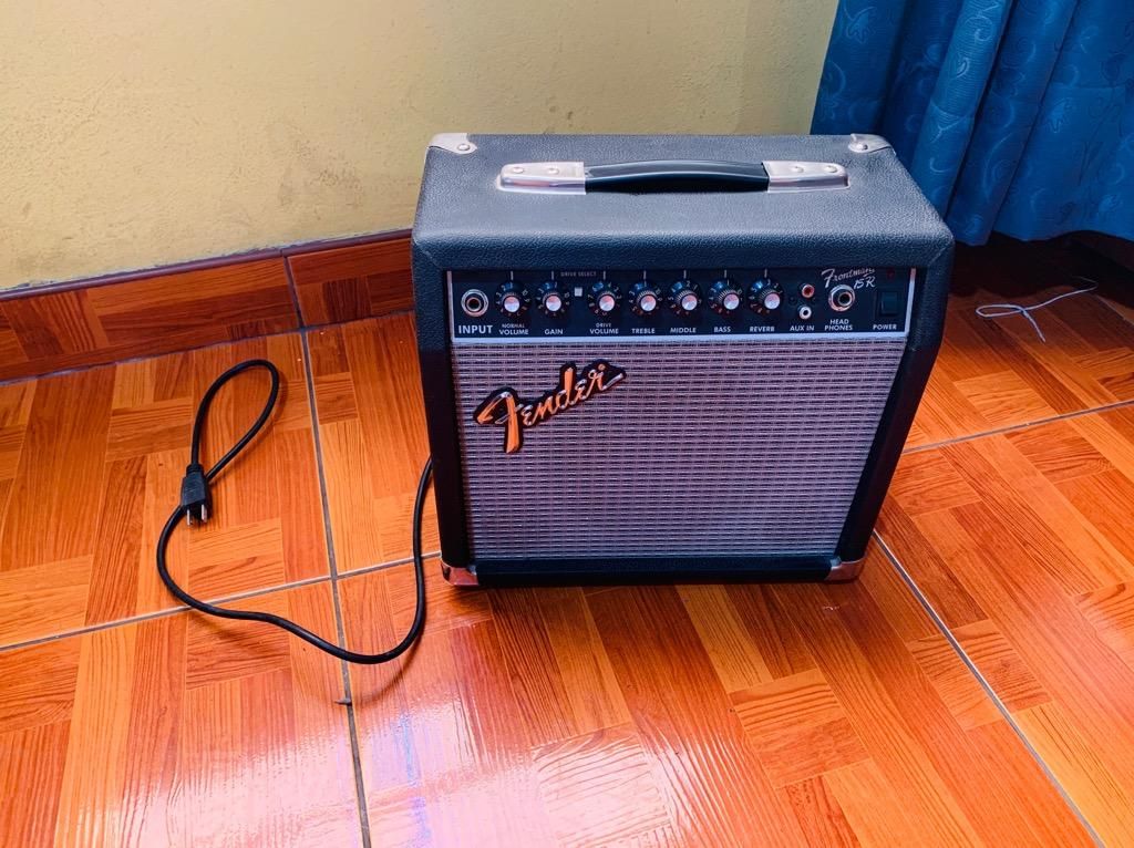 Vendo Amplificador Fender Frontman 15R