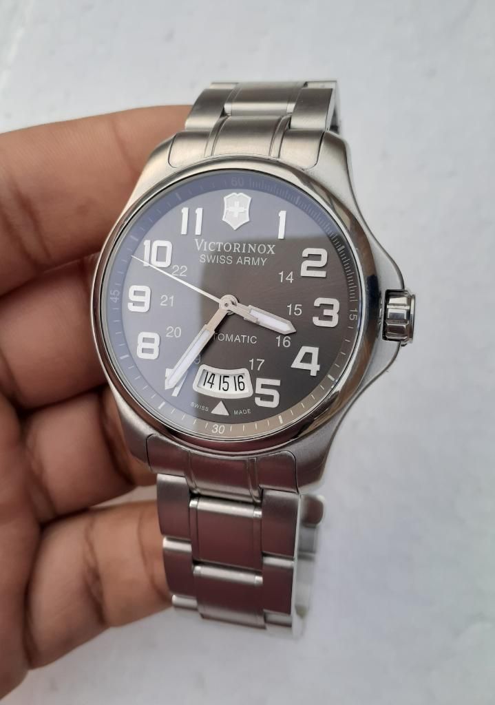 Victorinox Officers Automatico Swiss