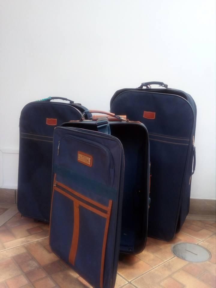 3 maletas con yayas.
