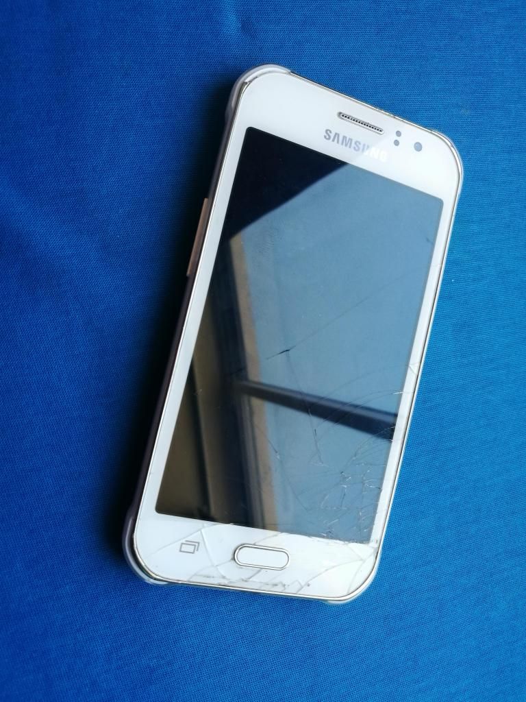 Celular Samsung Galaxy J1 Ace