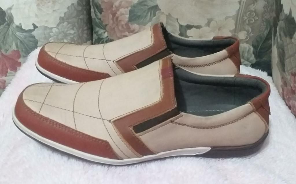 Zapatos de Cuero Nuevos