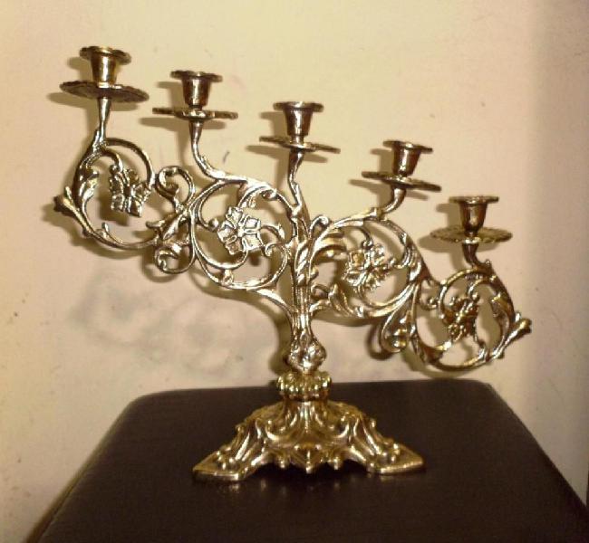 Candelabro de bronce de cinco velas