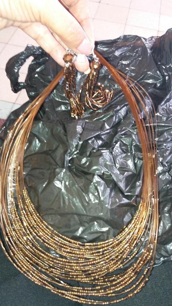 Collares con Aretes