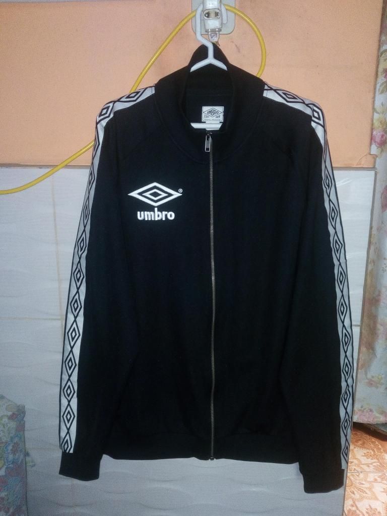 Casaca umbro talla l nuevo