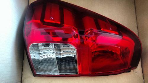Faro Posterior Original Toyota Hilux Revo 2016 Al 2018