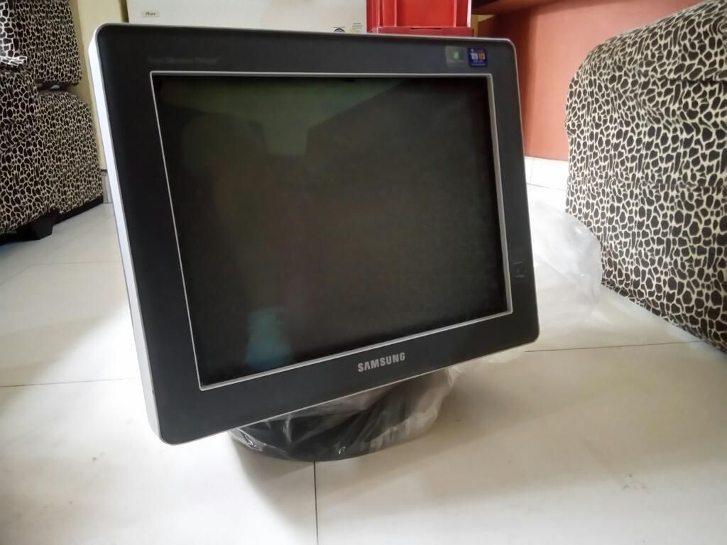 Monitor Samsung 16