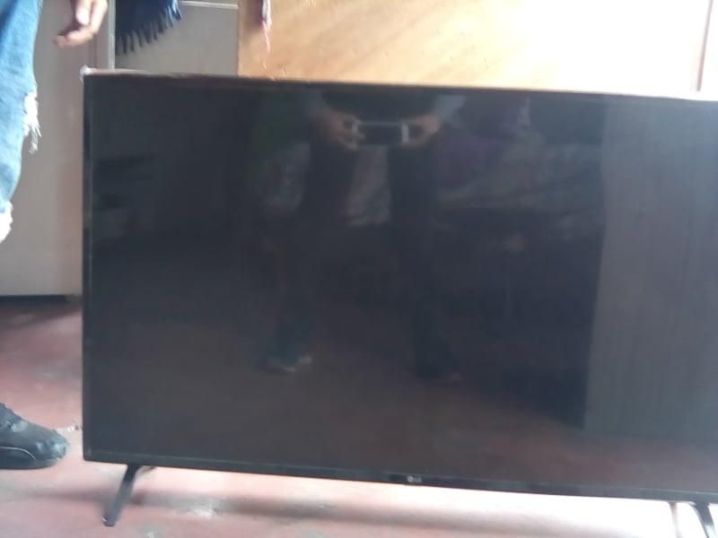 tv smart LG 43UK