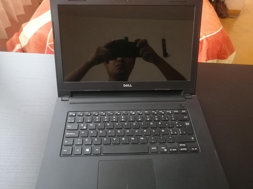 Laptop DELL Inspiron 14 - Core i3