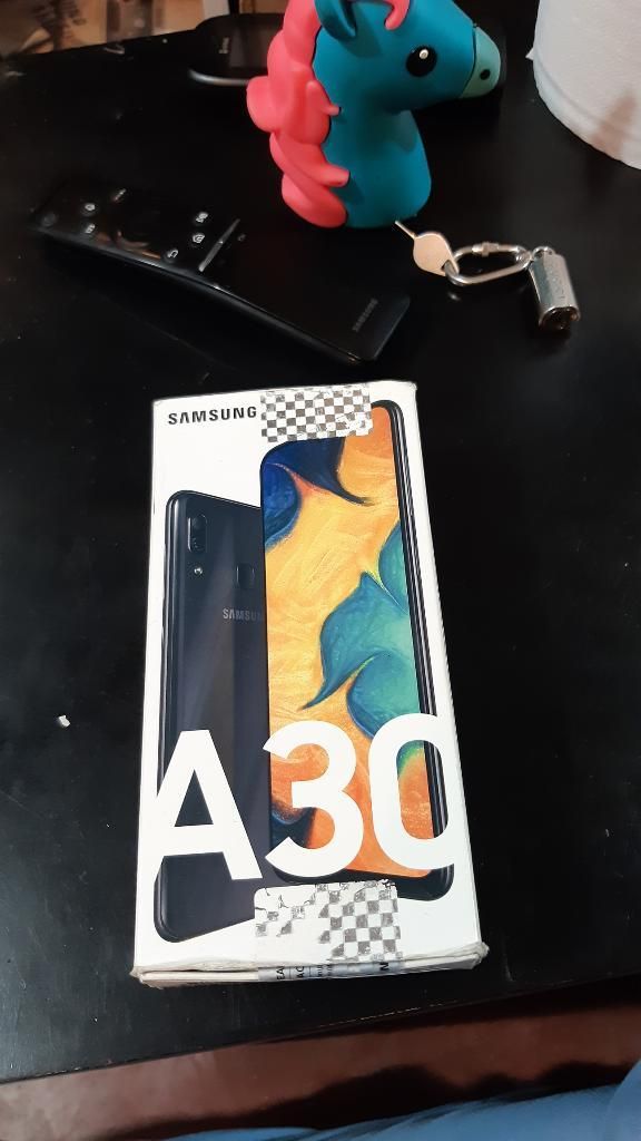 Samsung Galaxy A30 de 64 Gigas 4 D Ram