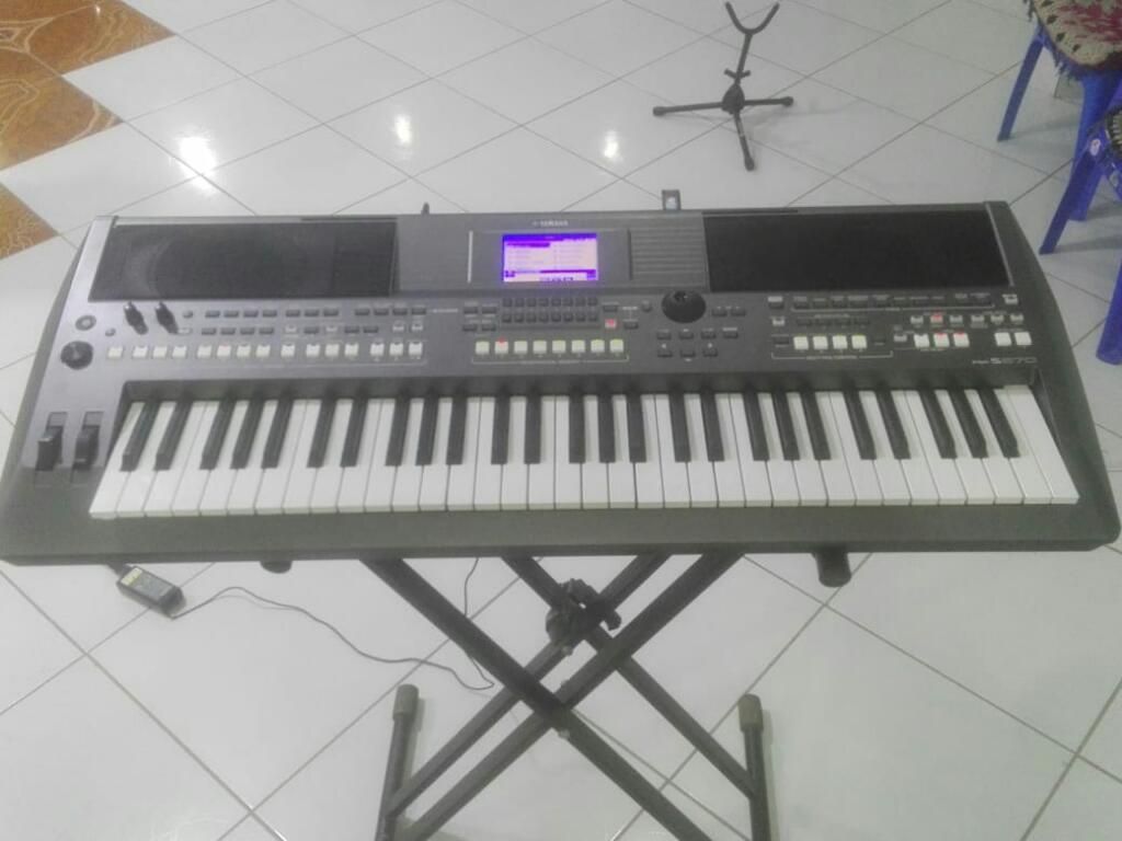 Yamaha Psr670...... 