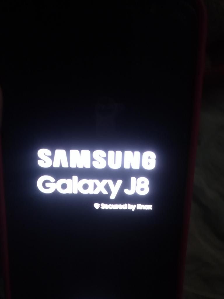 Samsung galaxi J8 32 memoria