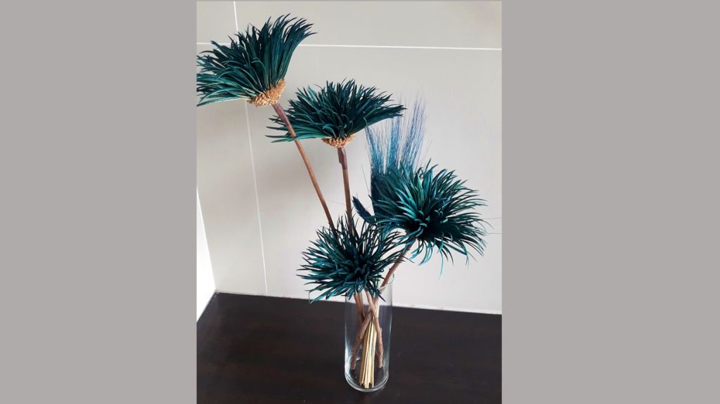 Flores - arreglo floral color azul turquesa