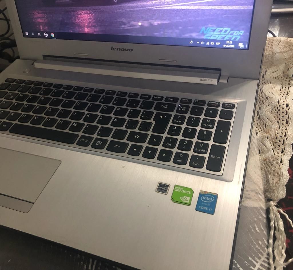 Laptop I7,8Gb, 1Tb, Tarjeta Nvidia 2Gb
