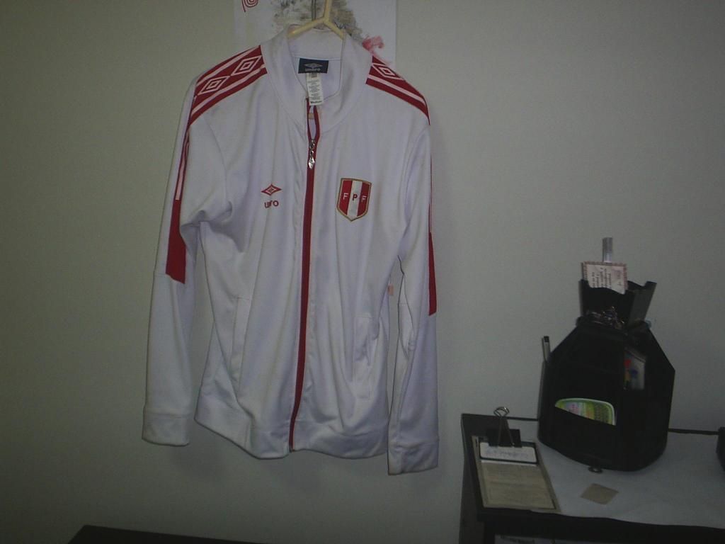 CASACA DE SELECCION PERUANA LEGITIMA UMBRO