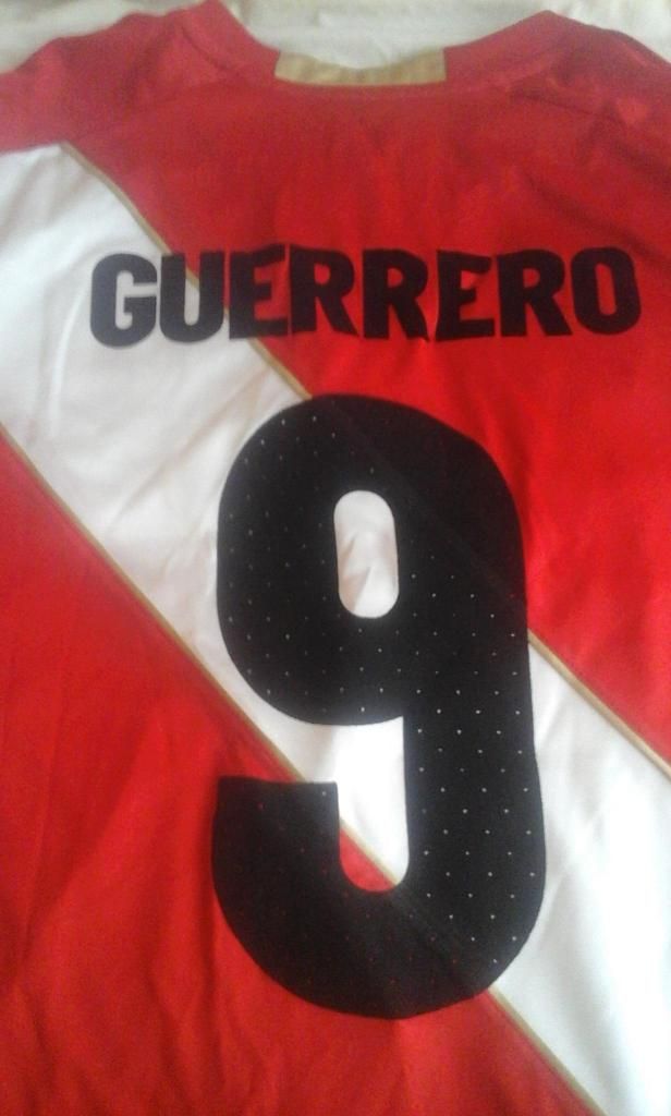camiseta polo selección Perú nuevo Umbro original talla M