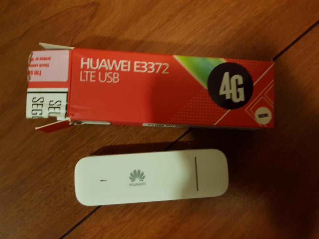 Adaptador Huawei para internet móvil LTE USB