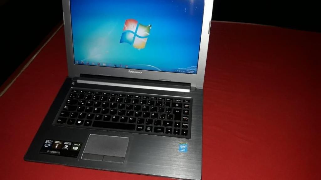 laptop Lenovo Procesador Intel Core iU