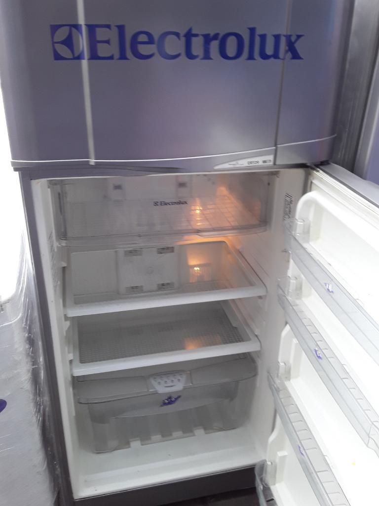 Refrigeradora Ploma Nofrost