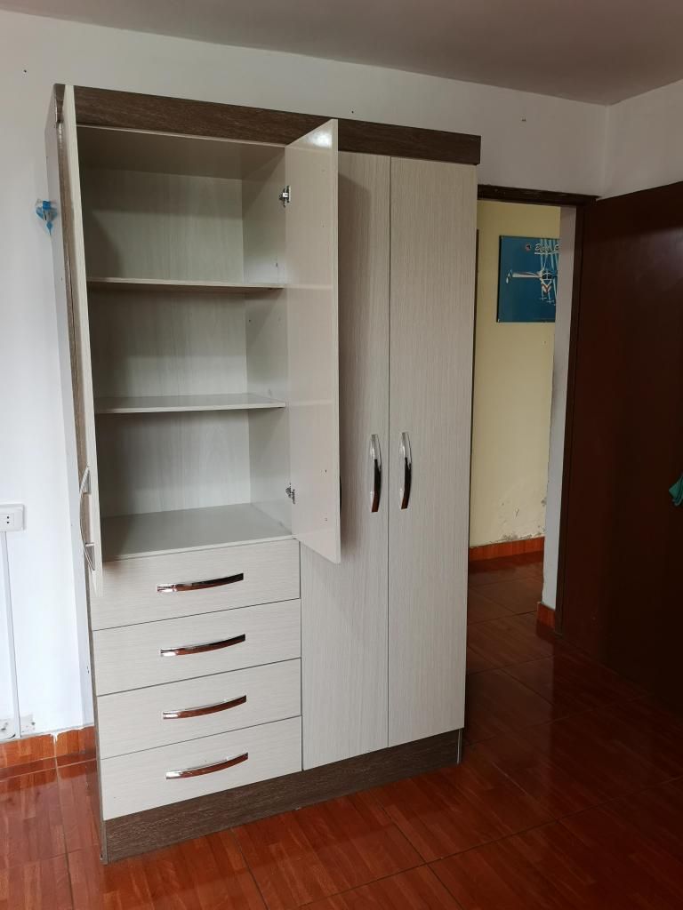 VENDO POR MUDANZA (HABITACIONES Y COCINA)