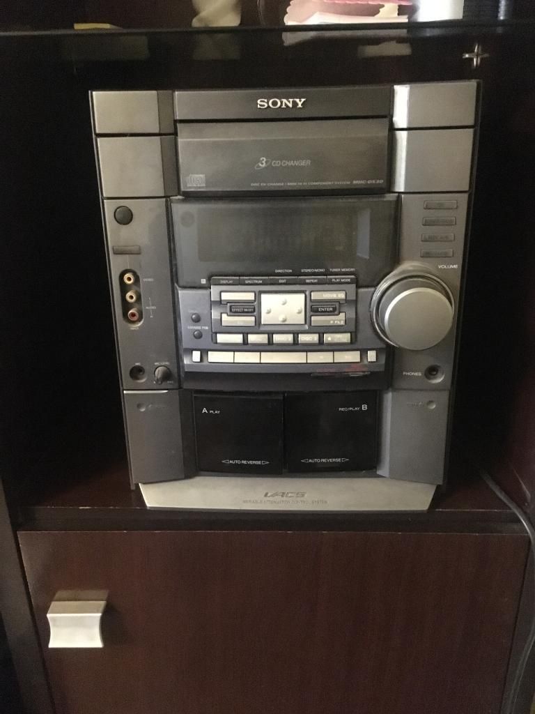 Stereo Sony con 2 Parlantes