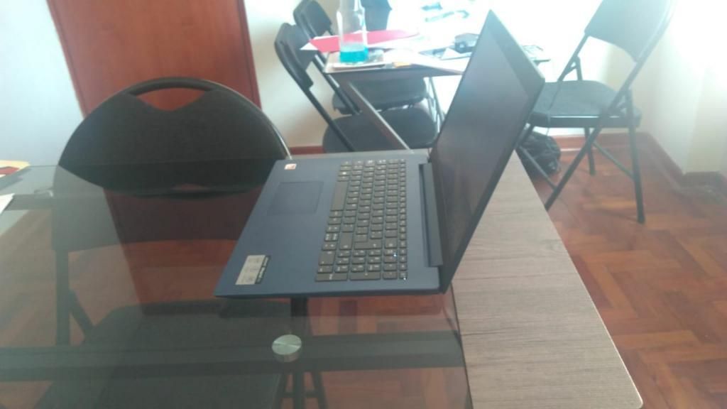 Urgente Vendo Laptop Lenovo Ideapad 330