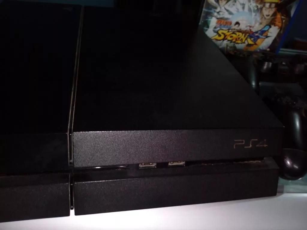 Vendo PS 4 Buen estado del  mandos originales y juego