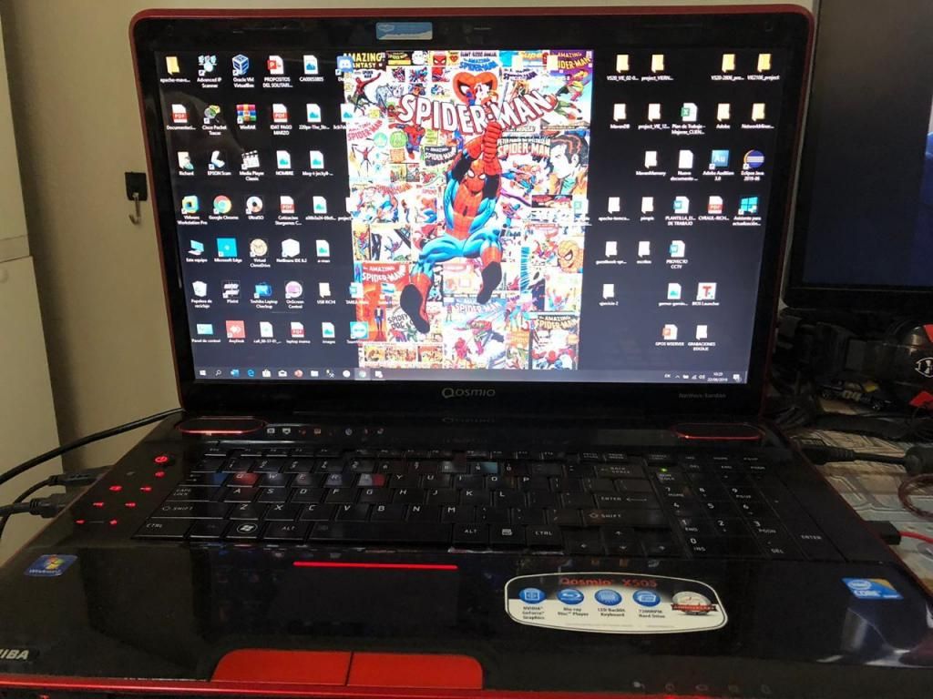 laptop gamer QOSMIO pantalla de 18.5