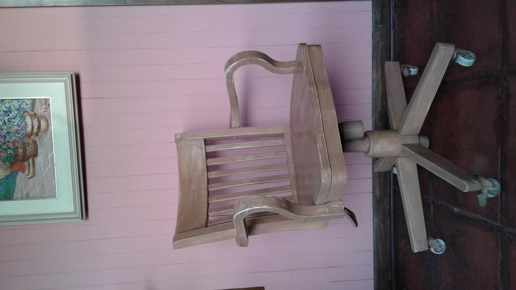 Silla giratoria de madera estilo vintage